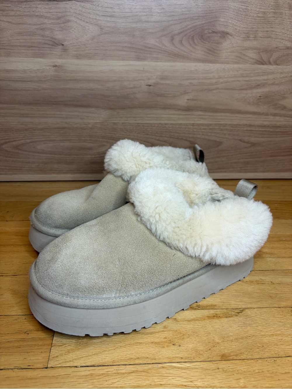 Women's Ugg Tazzelle - Size 7